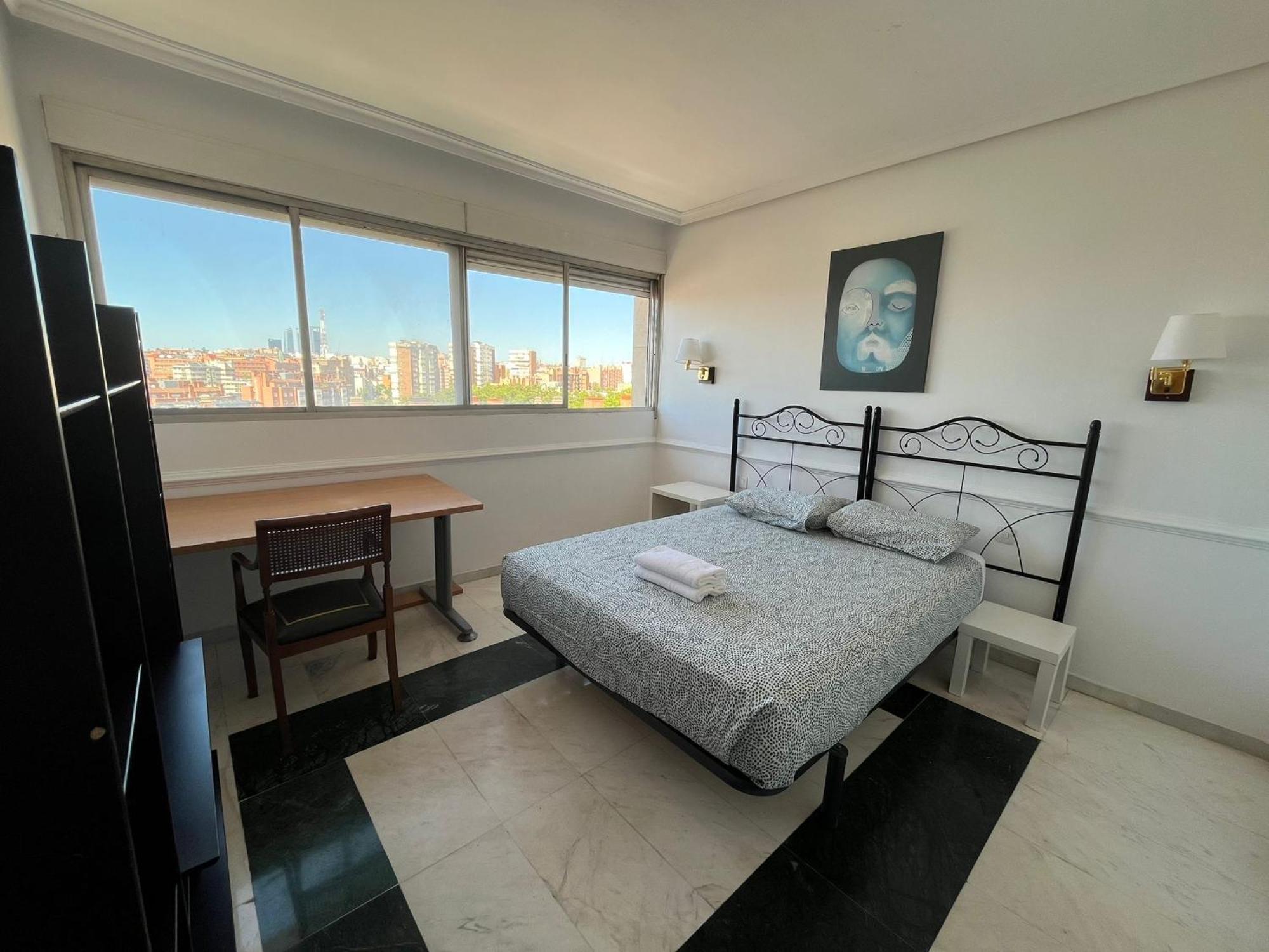 Pisos Con Piscina Planta 20 Y 13 Super Vistas * Madrid